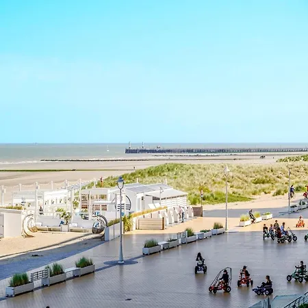 شقة In With Coastal Views, Cleaning Included *