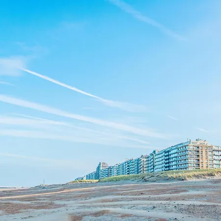 In With Coastal Views, Cleaning Included *
