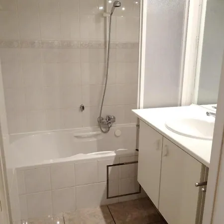 In With Coastal Views, Cleaning Included شقة نيوبورت